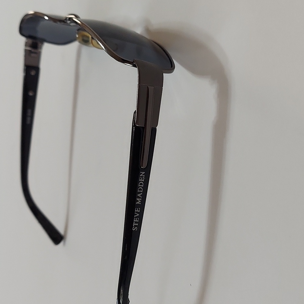Steve Madden Mens Sunglasses - Picture 2 of 4
